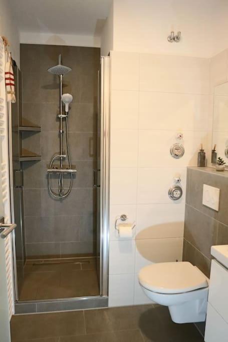 Emily'S Deichbude In Einer Historischen Villa In Dornumersiel 외부 사진