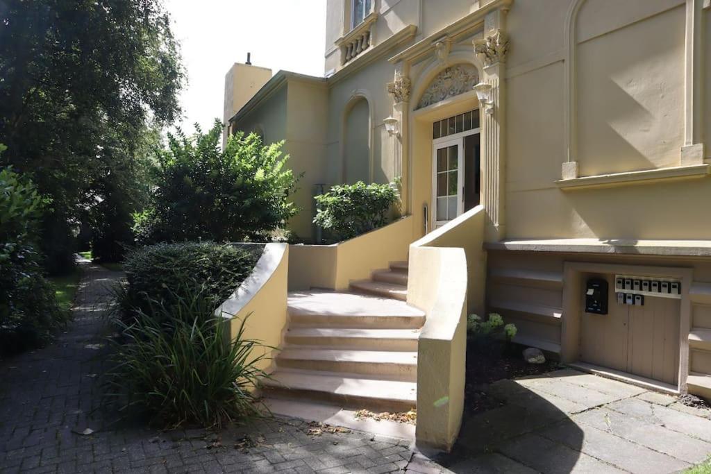 Emily'S Deichbude In Einer Historischen Villa In Dornumersiel 외부 사진